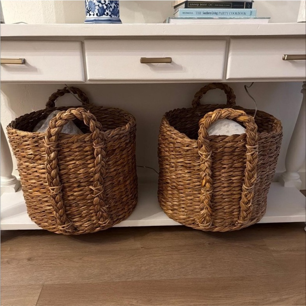Large Chunky Weave Basket
Threshold designed with Studio McGee - Picture 5 of 8